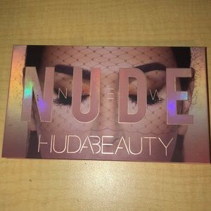 Huda New Nude Eyeshadow Palette